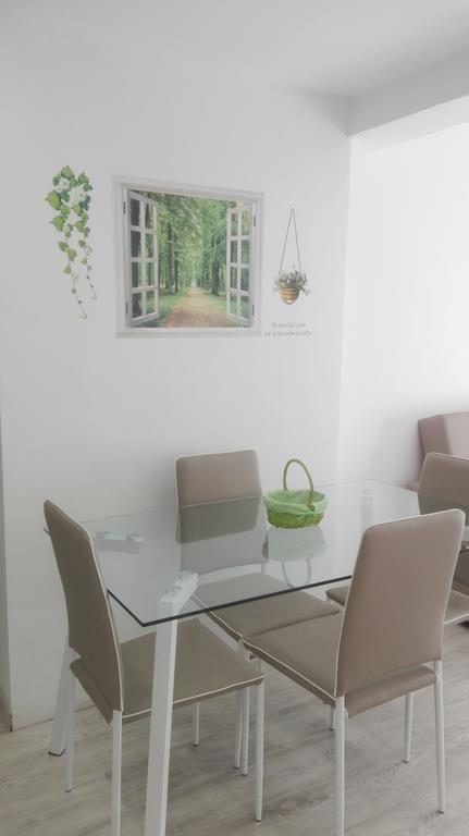 Apartamento Jardin De Ayora Valencia Bagian luar foto